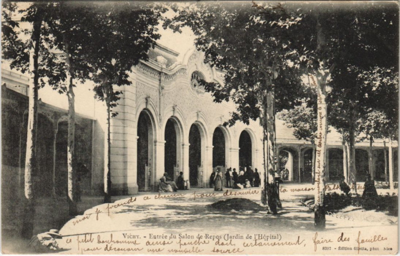 Carte postale ancienne Vichy Entree du Salon de Repos à Vichy