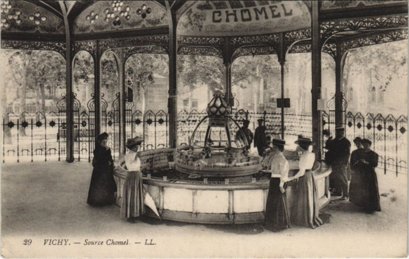Carte postale ancienne Vichy Source Chomel à Vichy