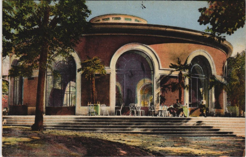 Carte postale ancienne Vichy Source de l'Hopital à Vichy