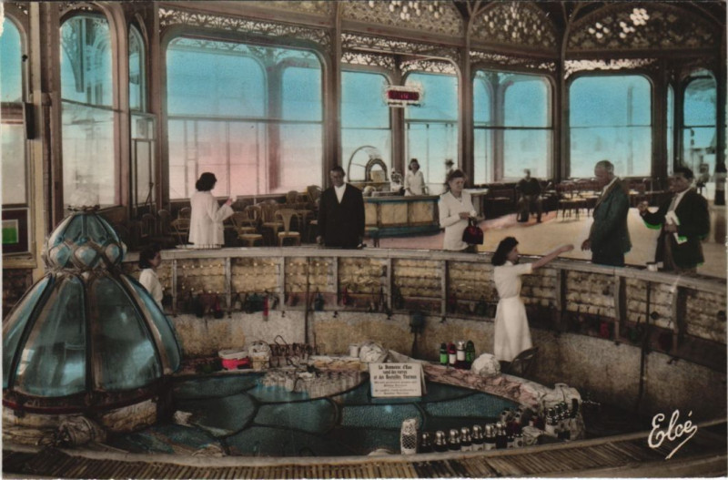 Carte postale ancienne Vichy Source Grande Grille à Vichy