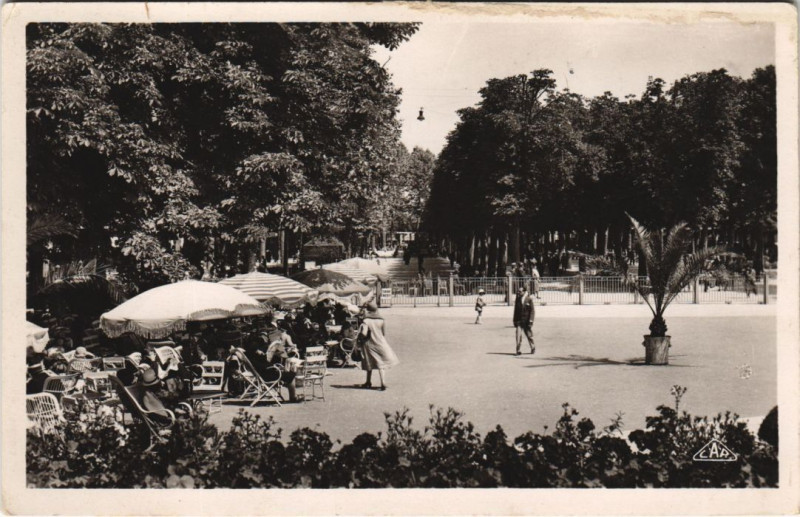 Carte postale ancienne Vichy Le Parc à Vichy