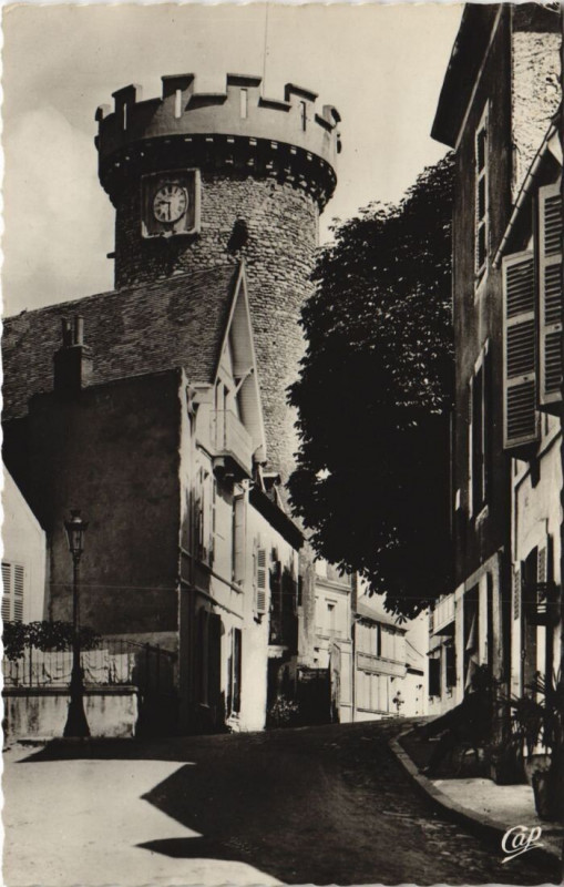 Carte postale ancienne Vichy Tour d'Horloge à Vichy