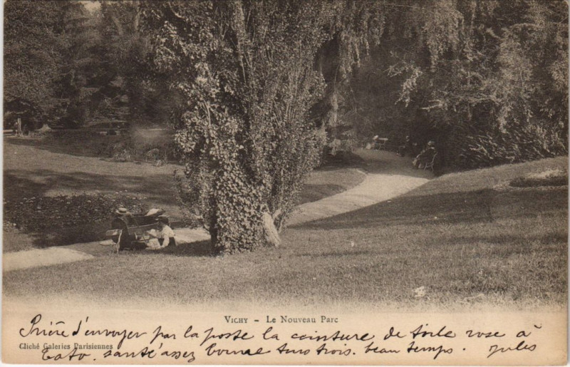 Carte postale ancienne Vichy Le nouveau Parc à Vichy