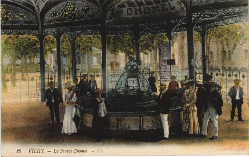 Carte postale ancienne Vichy Source Chomel à Vichy