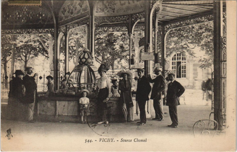 Carte postale ancienne Vichy Source Chomel à Vichy