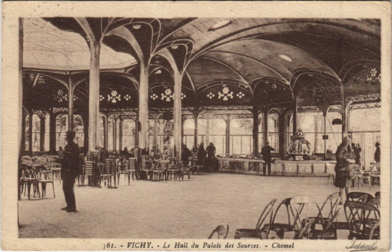 Carte postale ancienne Vichy Source Chomel à Vichy