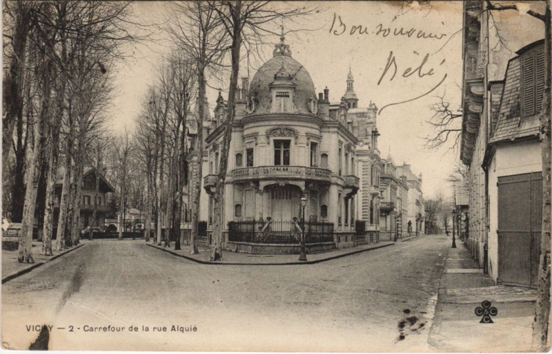 Carte postale ancienne Vichy Carrefour de la Rue Alquie à Vichy