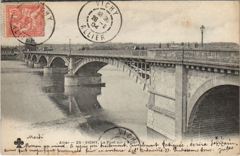 Carte postale ancienne Vichy Pont sur l'Allier à Vichy