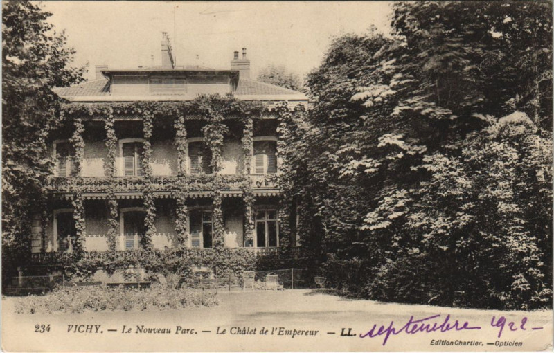 Carte postale ancienne Vichy Chalet de l'Empereur à Vichy
