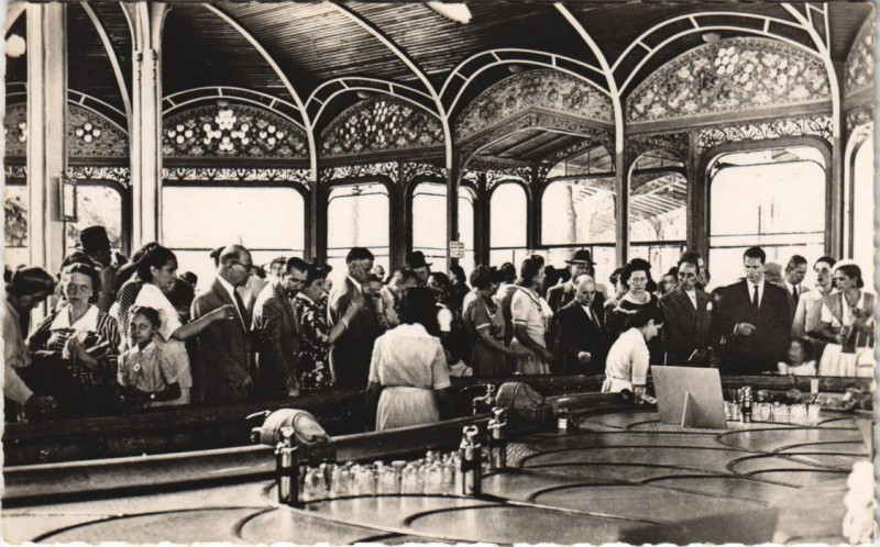 Carte postale ancienne Vichy Source Chomel à Vichy
