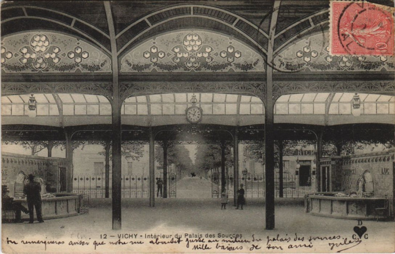 Carte postale ancienne Vichy Interieur du Palais des Sources à Vichy