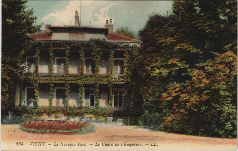 Carte postale ancienne Vichy Chalet de l'Empereur à Vichy