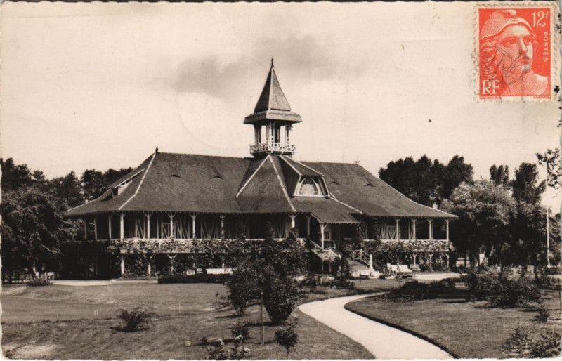 Carte postale ancienne Vichy Le Golf à Vichy