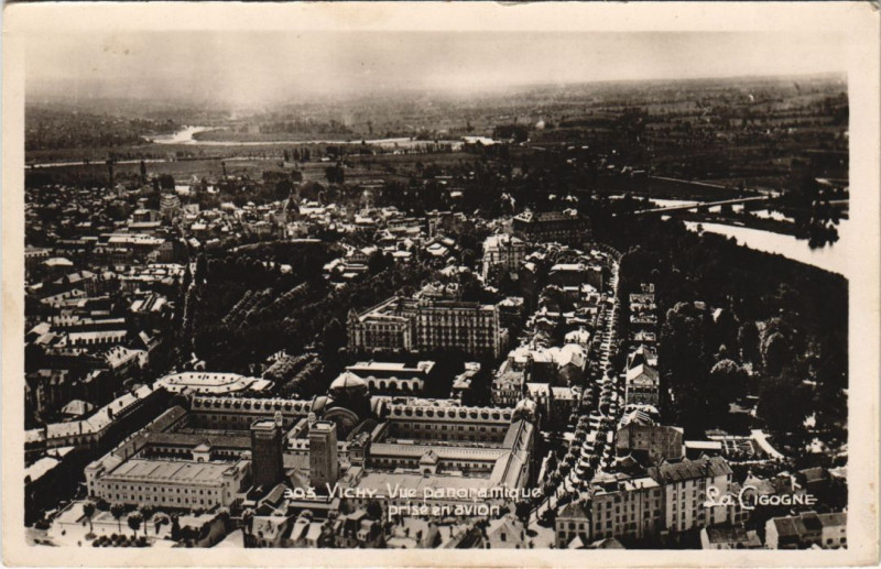 Carte postale ancienne Vichy vue panoramique à Vichy