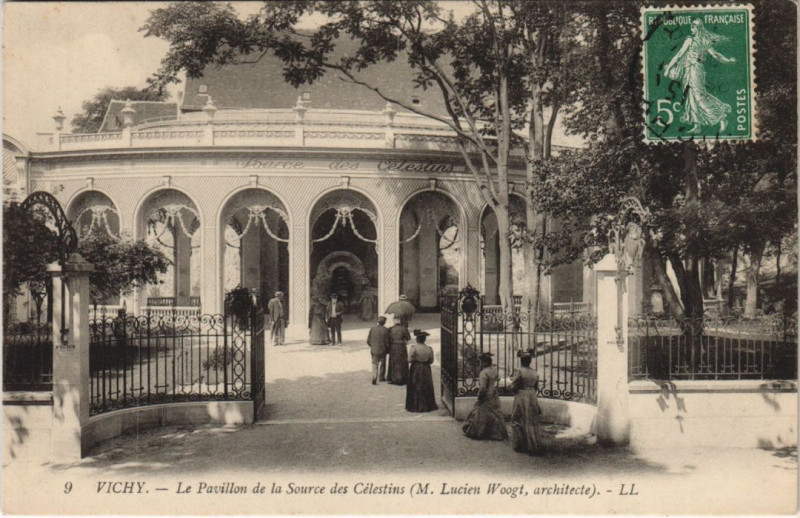 Carte postale ancienne Vichy Pavillon de la Source des Celestins à Vichy