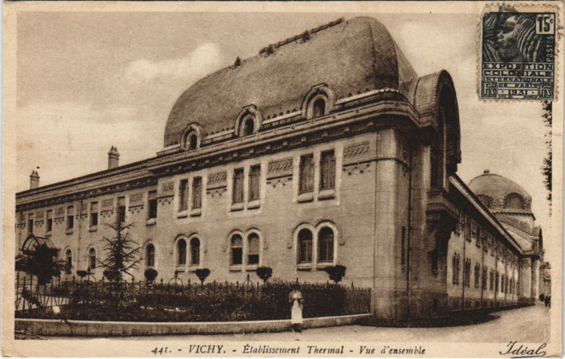 Carte postale ancienne Vichy Etablissement Thermal à Vichy