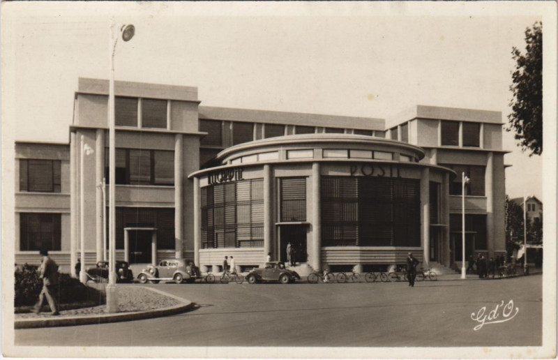 Carte postale ancienne Vichy La nouvelle Poste à Vichy