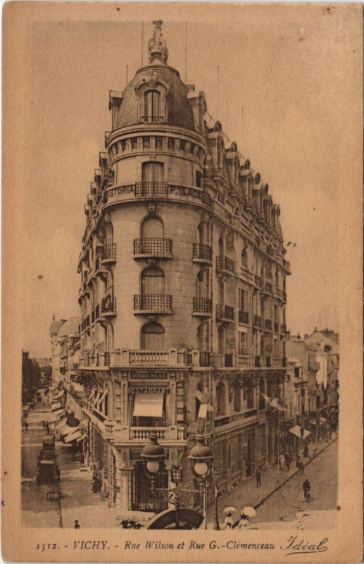 Carte postale ancienne Vichy Rues Georges Clemenceau et President Wilson à Vichy