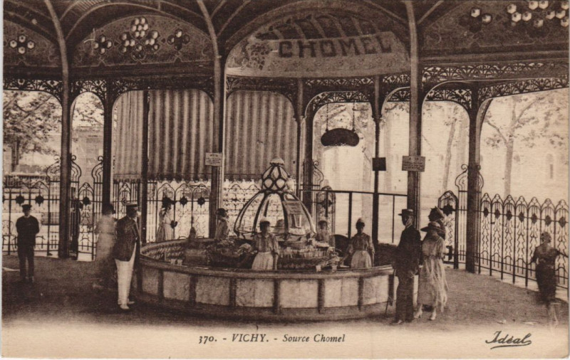 Carte postale ancienne Vichy Source Chomel à Vichy