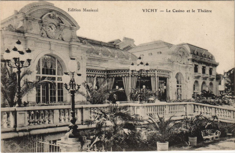 Carte postale ancienne Vichy Le Casino et le Theatre à Vichy