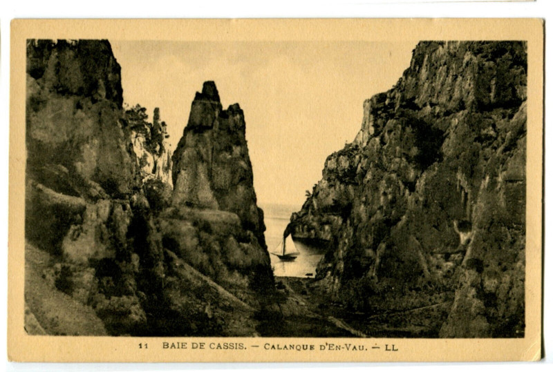 Carte postale ancienne Bouche-du-Rhône Baie de Cassis Calanque d'En-Vau à Cassis