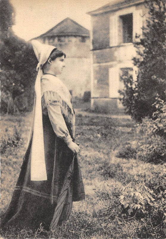 Carte postale ancienne Neuville De Poitou Costume Poitevin Du Haut Poitou La Pantine à Neuville-de-Poitou