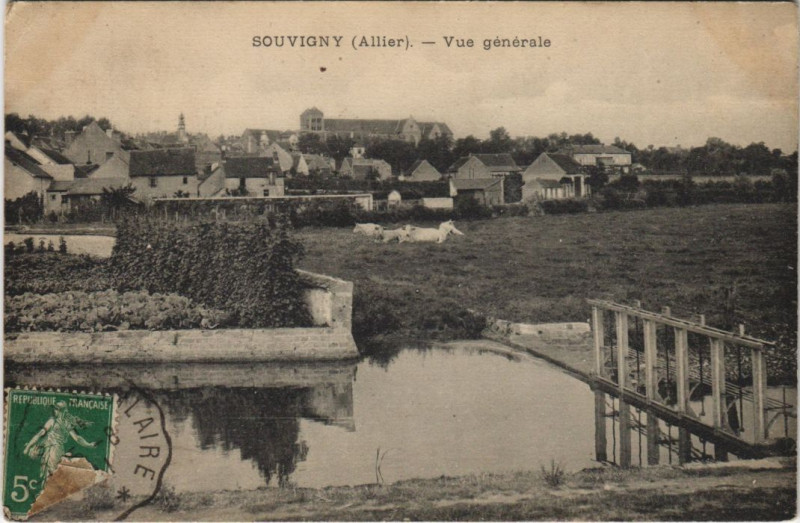 Carte postale ancienne Souvigny Vue Generale à Souvigny