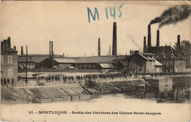 Carte postale ancienne Montlucon Sortie des Ouvriers des Usines Saint-Jacques