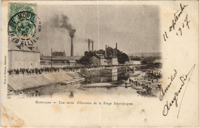 Carte postale ancienne Montlucon Une Sortie d'Ouvriers de la Forge Saint-Jacques