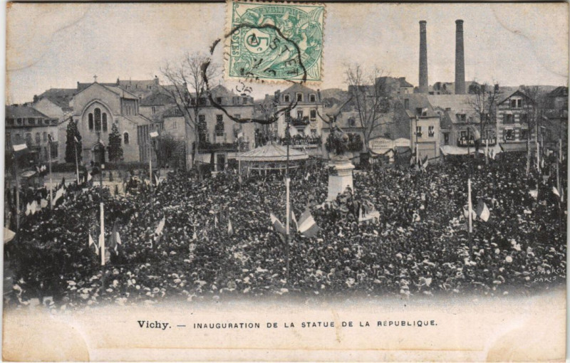 Carte postale ancienne Vichy Inauguration de la Statue de la republique à Vichy