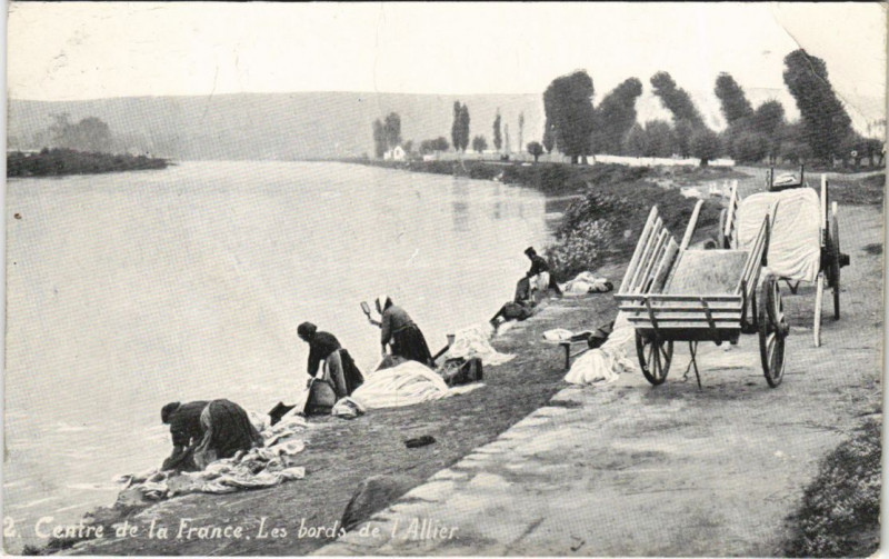 Carte postale ancienne Centre de la France - Les Bords de l'Allier