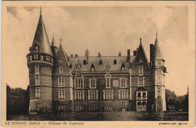 Carte postale ancienne Le Donjon Chateau de Contresol au Donjon