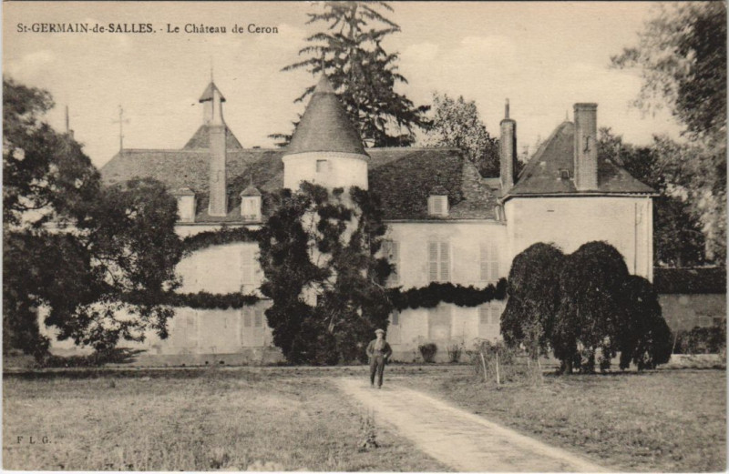 Carte postale ancienne Saint-Germain-de-Salles Le Chateau de Ceron à Saint-Germain-de-Salles
