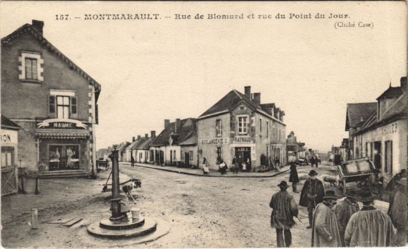 Carte postale ancienne Montmarault Rue de Blomard et Rue du Point du Jour à Blomard