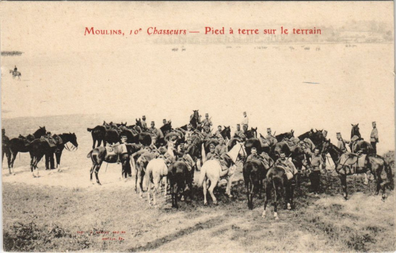 Carte postale ancienne Moulins 10. Chasseurs - Pied a Terre sur le Terrain à Moulins