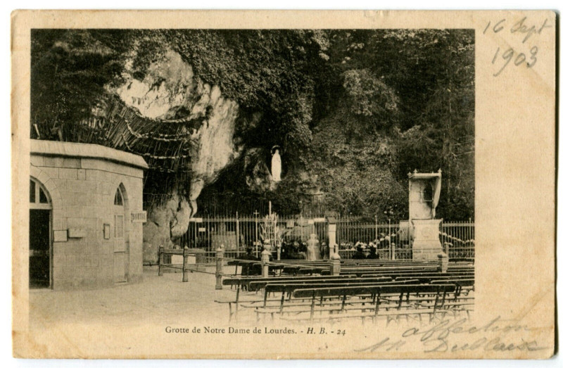 Carte postale ancienne Hautes-Pyrénées Lourdes Grotte de Notre-Dame de Lourdes animé à Lourdes