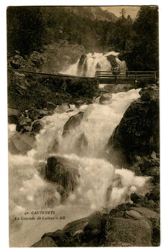 Carte postale ancienne Hautes-Pyrénées Cauterets La cascade de Lutour à Cauterets