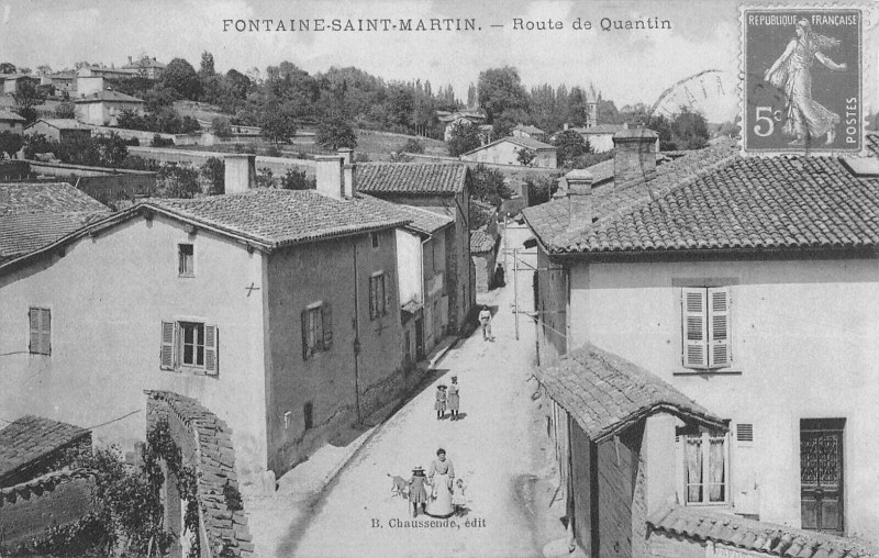 Carte postale ancienne Fontaine Saint Martin Route De Quantin