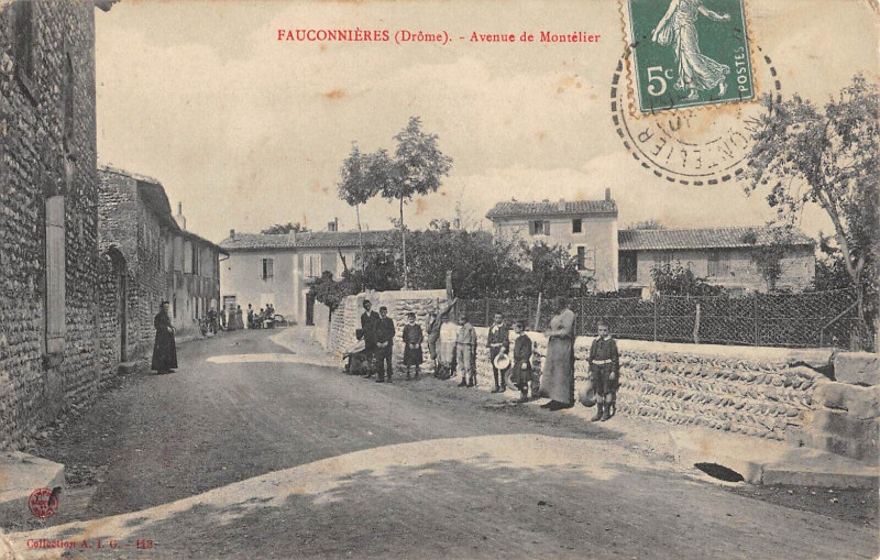 Carte postale ancienne Fauconnieres Avenue De Montelimar