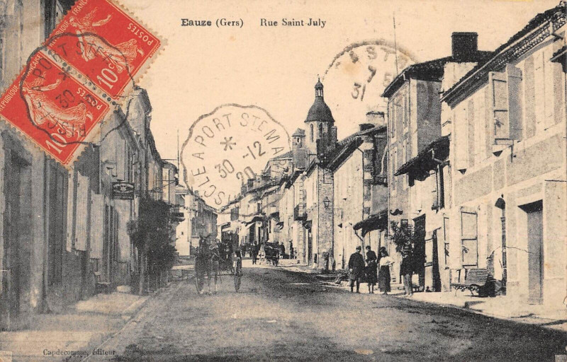 Carte postale ancienne Eauze Rue Saint July à Eauze