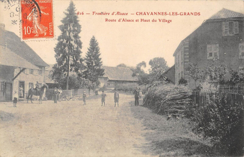 Carte postale ancienne Chavannes Les Grands Route D'Alsace Et Haut Du Village à Chavannes-les-Grands