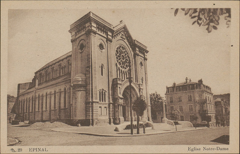 Carte postale ancienne Carte postale, Epinal, Eglise Notre-Dame 3