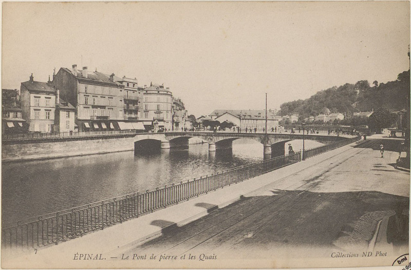 Carte postale ancienne Carte postale, Epinal, Le Pont de Pierre et les Quais