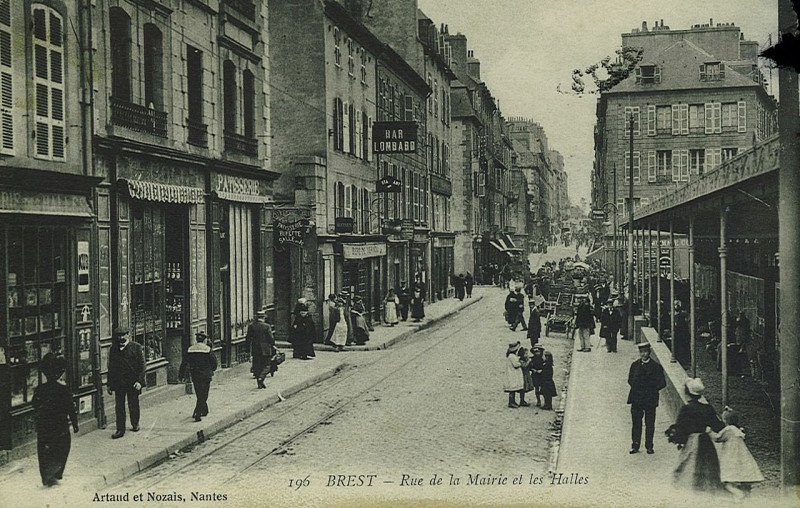 Carte postale ancienne Btv1b10106142x rue de la mairie à Brest