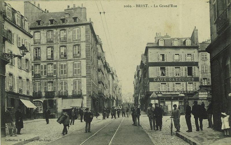 Carte postale ancienne Btv1b10106117x la grande rue à Brest