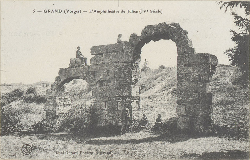Carte postale ancienne Carte postale, Grand (Vosges, L'Amphithéâtre de Julien …