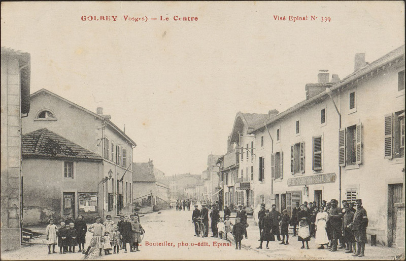 Carte postale ancienne Carte postale, Golbey (Vosges), Le Centre