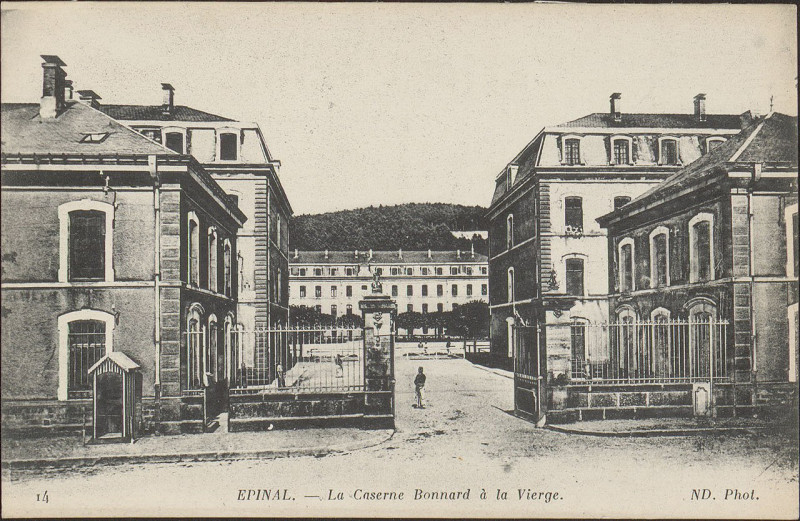 Carte postale ancienne Carte postale, Epinal, La Caserne Bonnard à la Vierge