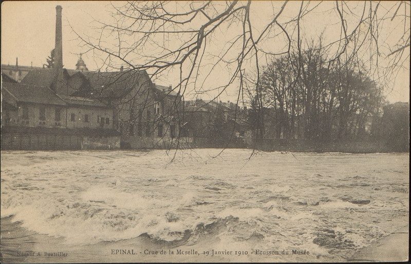 Carte postale ancienne Carte postale, Epinal, Crue de la Moselle, 19 janvier 1910, Ecusson du Musée