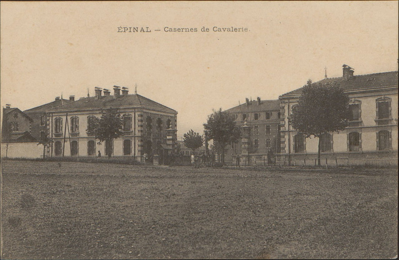 Carte postale ancienne Carte postale, Epinal, Casernes de Cavalerie